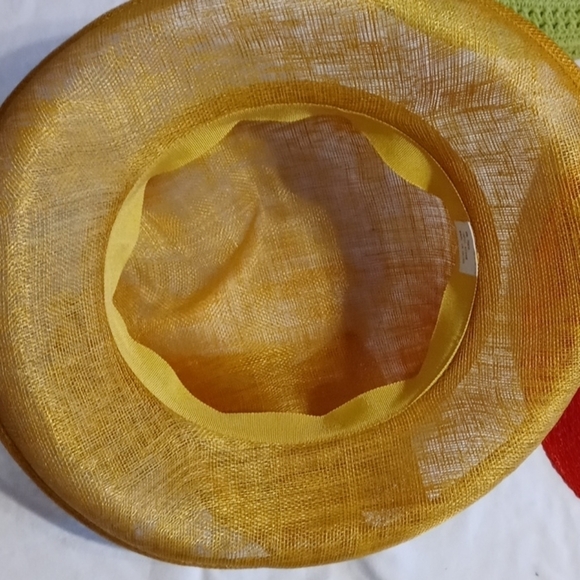 3 womens hats - Picture 3 of 7